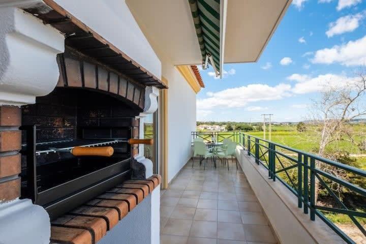 Apartment Alfarmar - Pool, Beach Only A Few Minutes Away Albufeira Extérieur photo