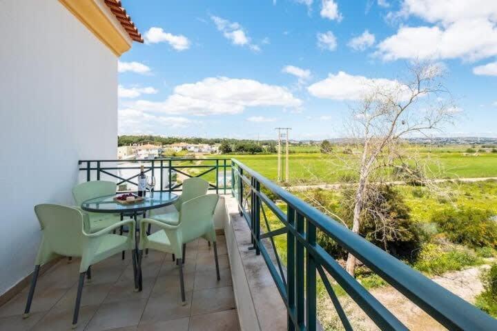 Apartment Alfarmar - Pool, Beach Only A Few Minutes Away Albufeira Extérieur photo